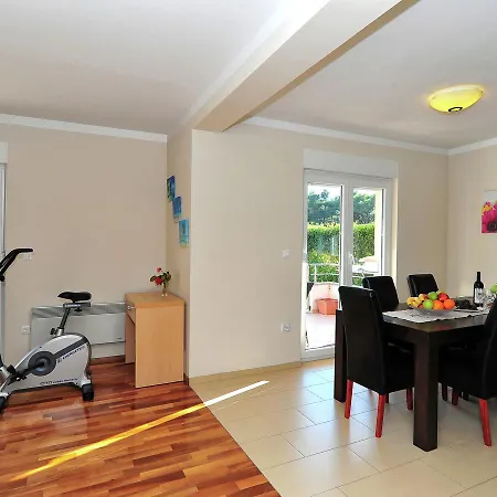 Modern In With Private Swimming Pool * 扎达尔