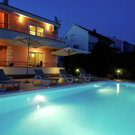Modern In With Private Swimming Pool *