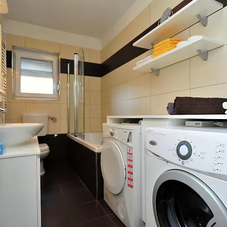 Modern In With Private Swimming Pool 别墅 扎达尔