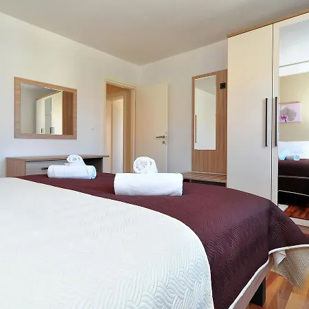 别墅 Modern In With Private Swimming Pool 扎达尔