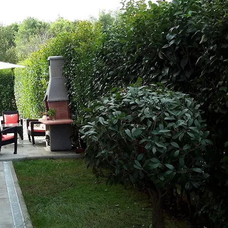 Modern In With Private Swimming Pool 别墅 *