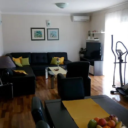 Modern In With Private Swimming Pool * 扎达尔